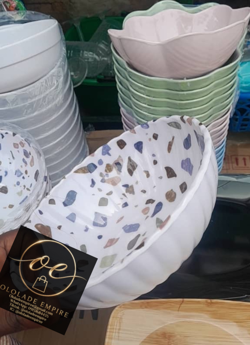 Decorative Plastic Serving Bowls / Fluted Bowls